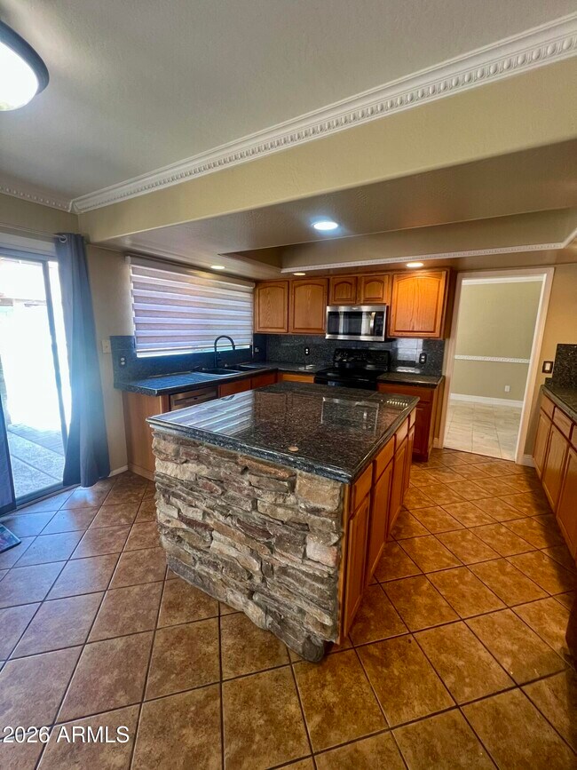 Building Photo - 15854 W Boca Raton Rd