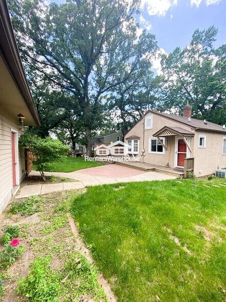 Primary Photo - 3317 Yosemite Ave S