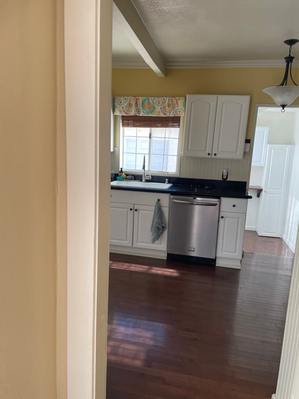 Building Photo - 515 S Indiana St