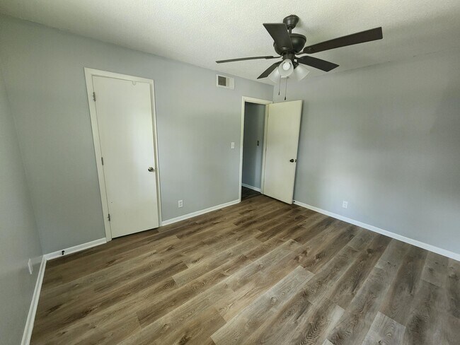 Building Photo - 5485 S Bethel Church Rd