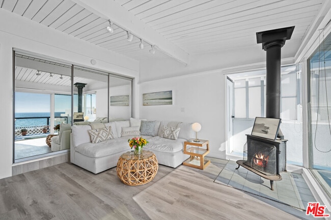 Building Photo - 25154 Malibu Rd