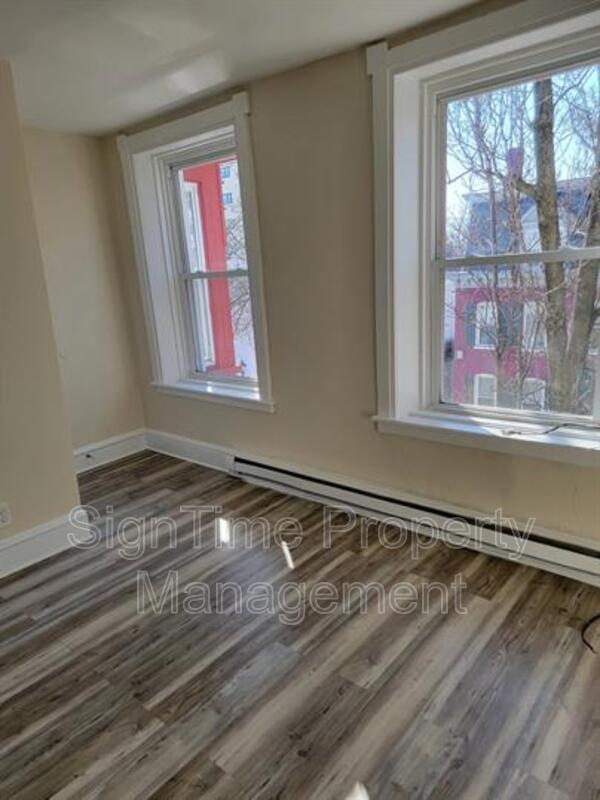 Building Photo - 40 E Washington St