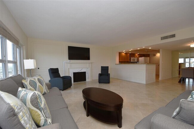 Building Photo - 3850 Galt Ocean Dr