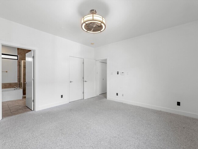 Building Photo - 4421 Eigel St