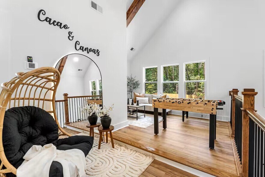 Building Photo - 201 Elm Dr