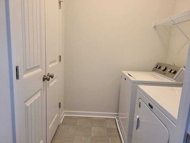 Building Photo - 4113 Pegasus Pkwy