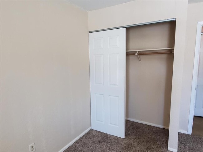 Building Photo - 808 Evergreen Ave