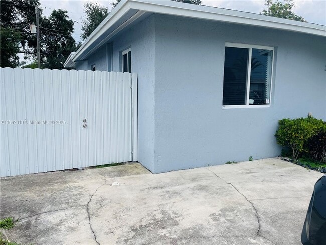 Building Photo - 3500 SW 36th St