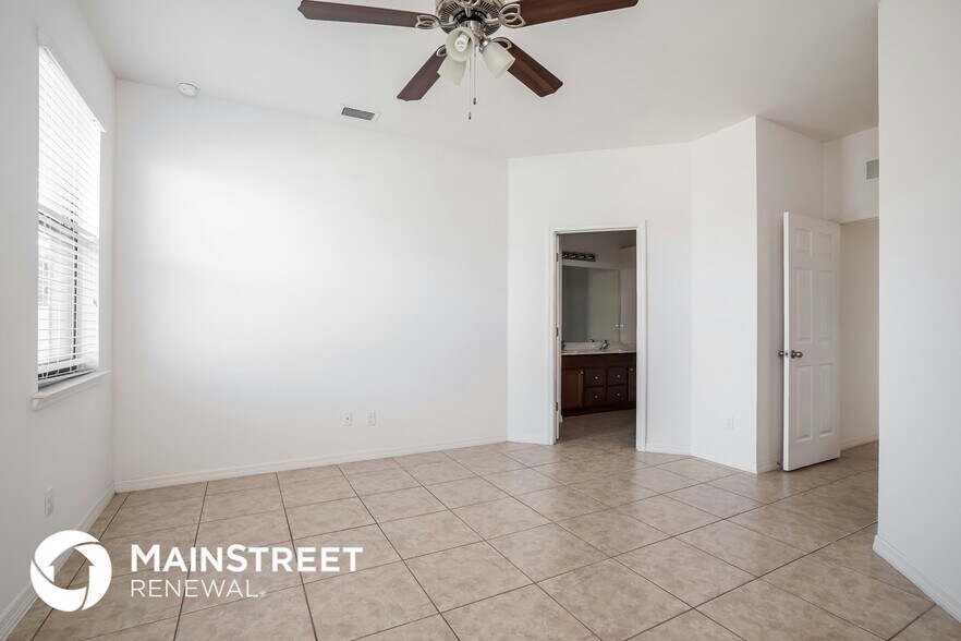 Building Photo - 1107 SW 6th Ct