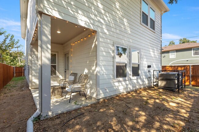 Building Photo - 3122 Chihuahua Ave