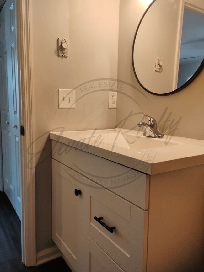 Building Photo - SPECIAL: 1/2 OFF APPLICATION FEES AND 1/2 ...