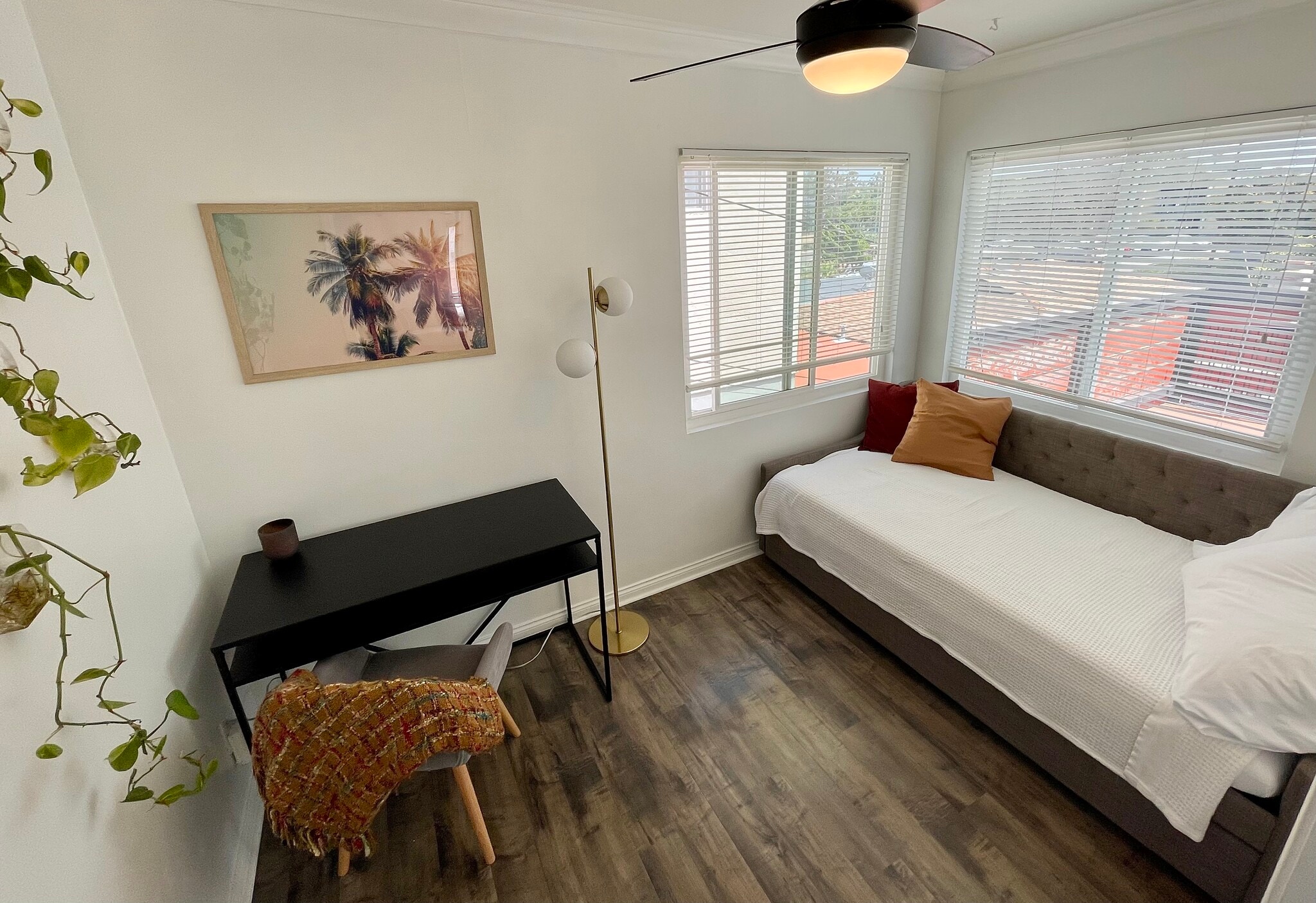 Building Photo - 2152 Oliver Ave