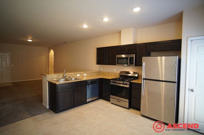 Building Photo - Gorgeous Southwest Home!
