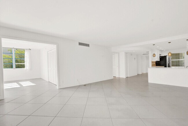 Building Photo - 804 Cypress Blvd