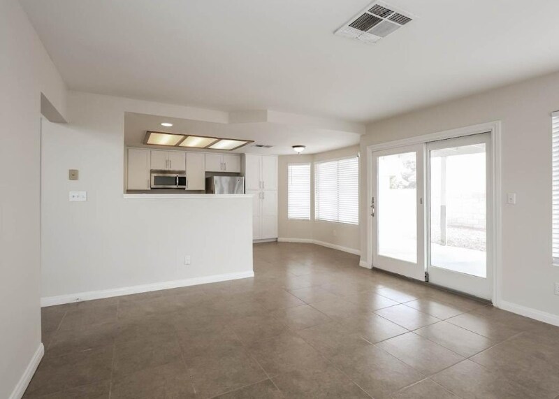 Building Photo - 9428 Desert Ridge Ave
