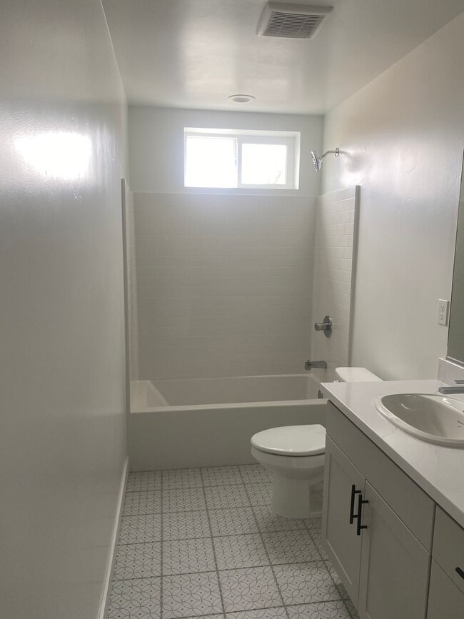 Building Photo - Stunning, Brand new 3BD/2.5BA home in Righetti Ranch