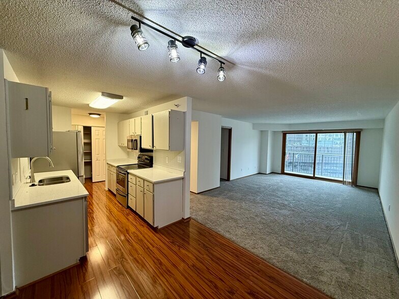 Building Photo - 121 Washington Ave S