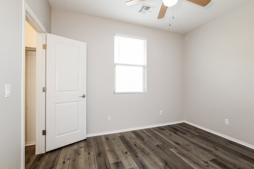 Building Photo - 1287 N 166th Ave