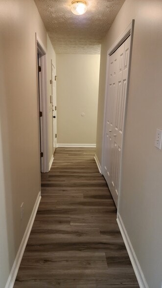 Building Photo - 45 Spring Valley Way