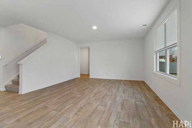 Building Photo - 2029 Magnolia Ln