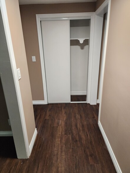 Closet in Entry way - 5014 W 58th Pl