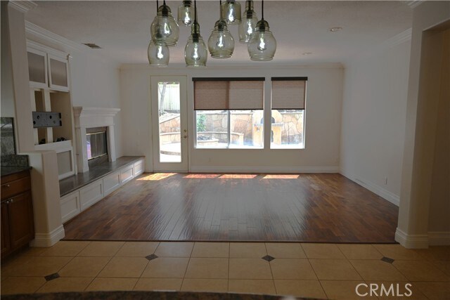 Building Photo - 32 Acanthus