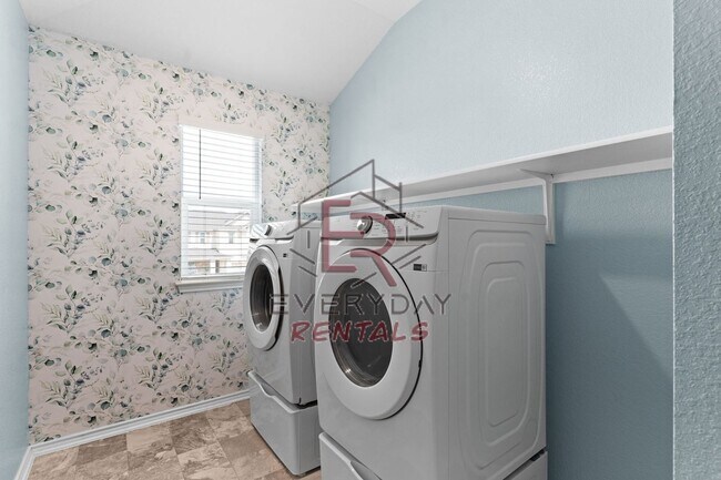 Building Photo - Large 3 bedroom close to I-35 in Belton