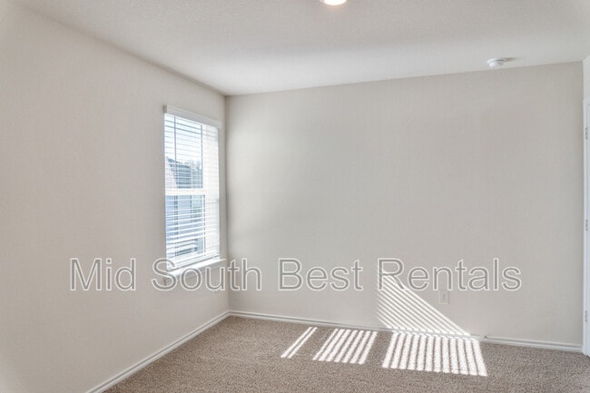 Building Photo - 311 Cedar Ct