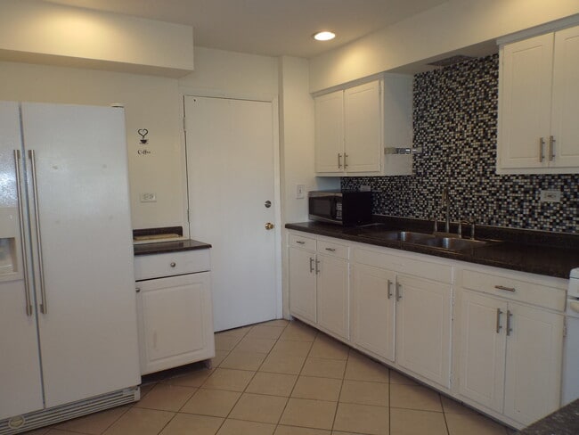 Building Photo - 77 W Central Ave