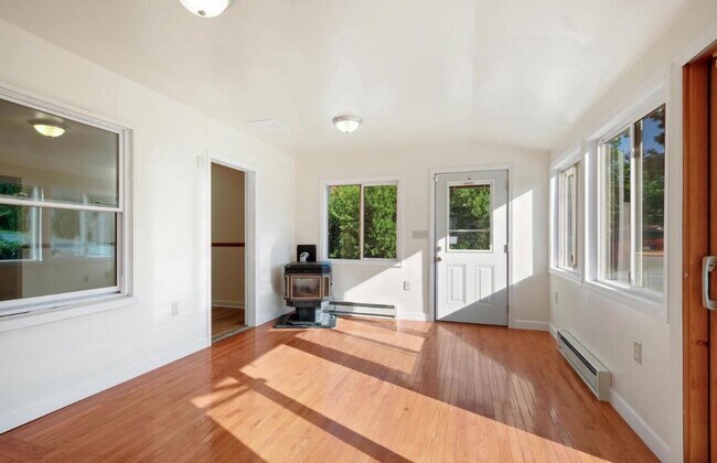 Building Photo - Open House Sat 20th 5 - 6 PM - Please Stop By