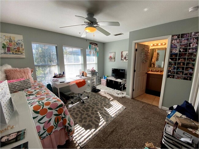 Big bedroom and beautiful bathroom - 835 SW 9th St