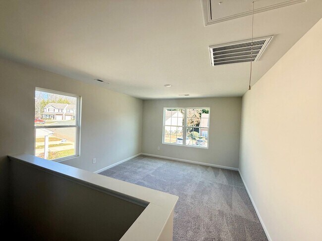 Building Photo - Two bedroom, 2.5 bath townhome in Ridge Creek, Whitsett