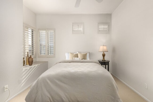 Building Photo - STUNNING Furnished OASIS 2 bed/2 bath Condo in McCormick Ranch