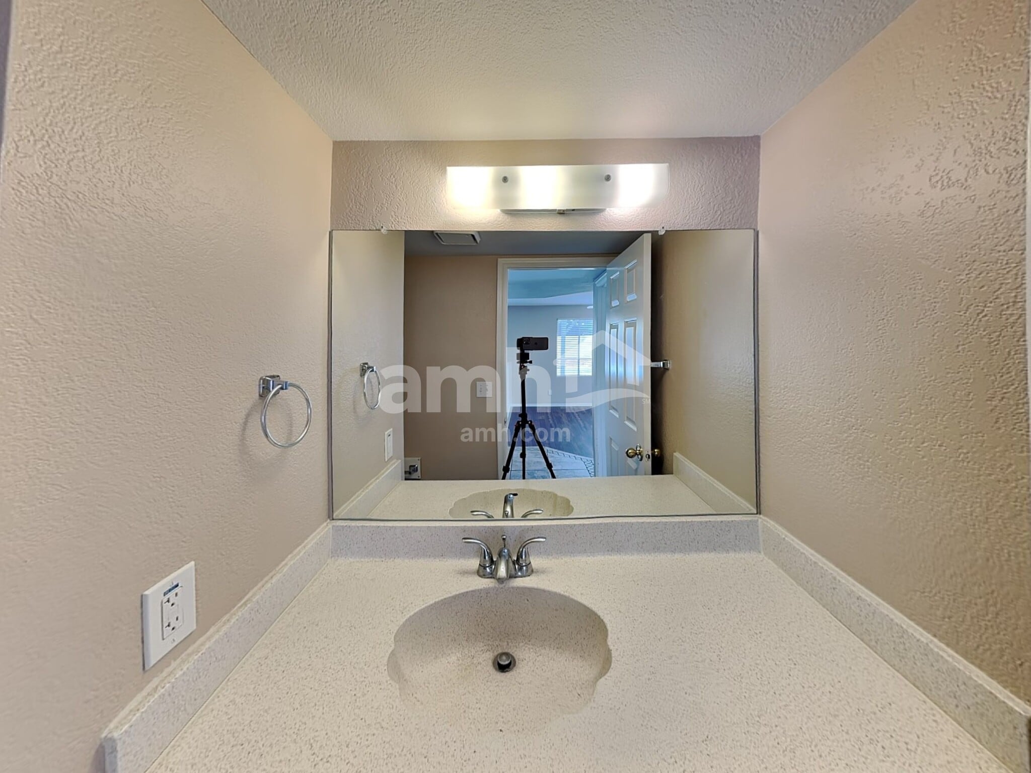 Building Photo - 7010 W Oraibi Dr