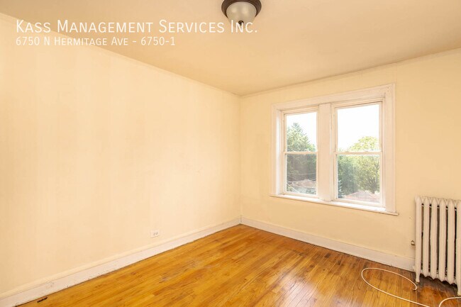 Building Photo - 6750 N Hermitage Ave