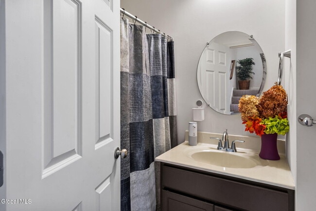 Building Photo - 2 Birch Ct