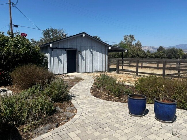 Building Photo - 1701 Calzada Ave