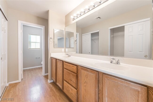 Building Photo - 5164 Bellaria Pl