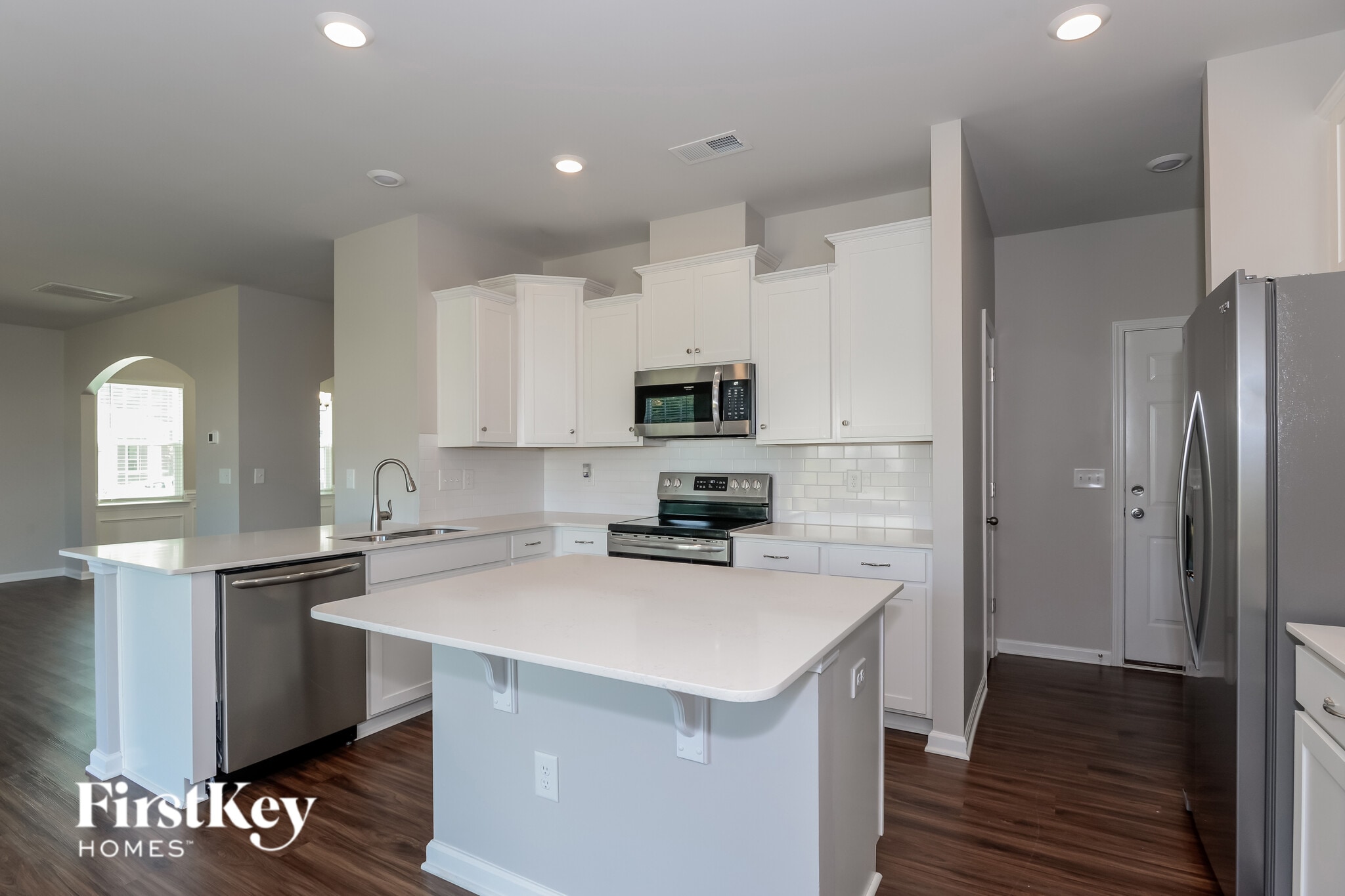 Building Photo - 16021 Pela Croix Dr