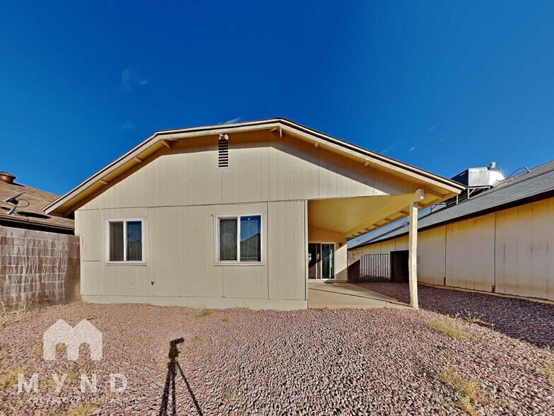 Building Photo - 8913 W Fairmount Ave