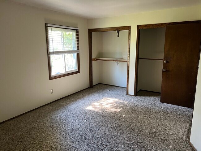 Bed Room 1 - 2nd Floor - 2015 Kilps Dr