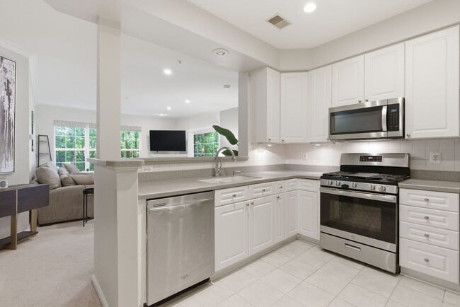 Building Photo - Charming 3BD/2BA in Island Creek