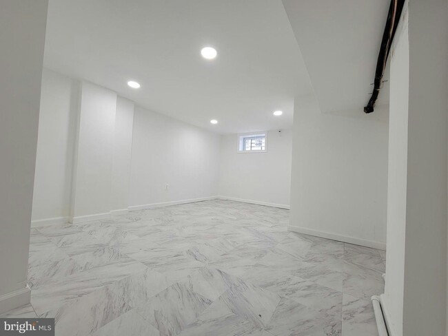 Building Photo - 1620 N Gilmor St