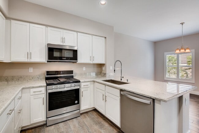 Building Photo - 845 Pantara Pl