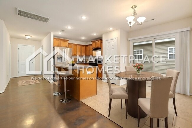 Building Photo - 4481 W Pecan St