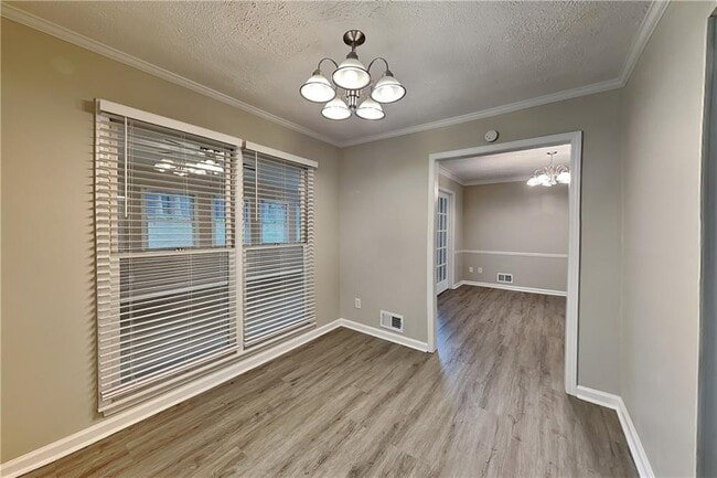 Building Photo - 2090 Moccasin Way