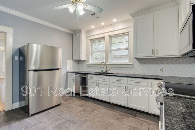 Building Photo - 670 Dickinson St