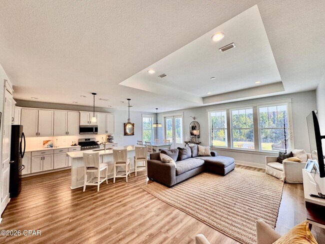 Building Photo - 300 Foxtail Wy