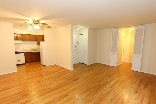 Building Photo - 1329 N Dearborn St