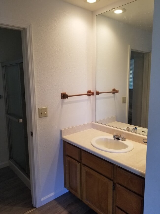 Building Photo - 3 Bedroom 2 Bath Home in Cottonwood